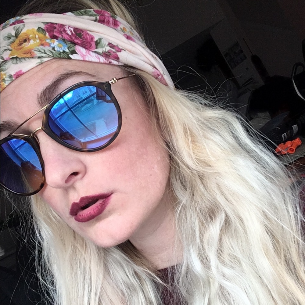 Meet your Posher, Megan